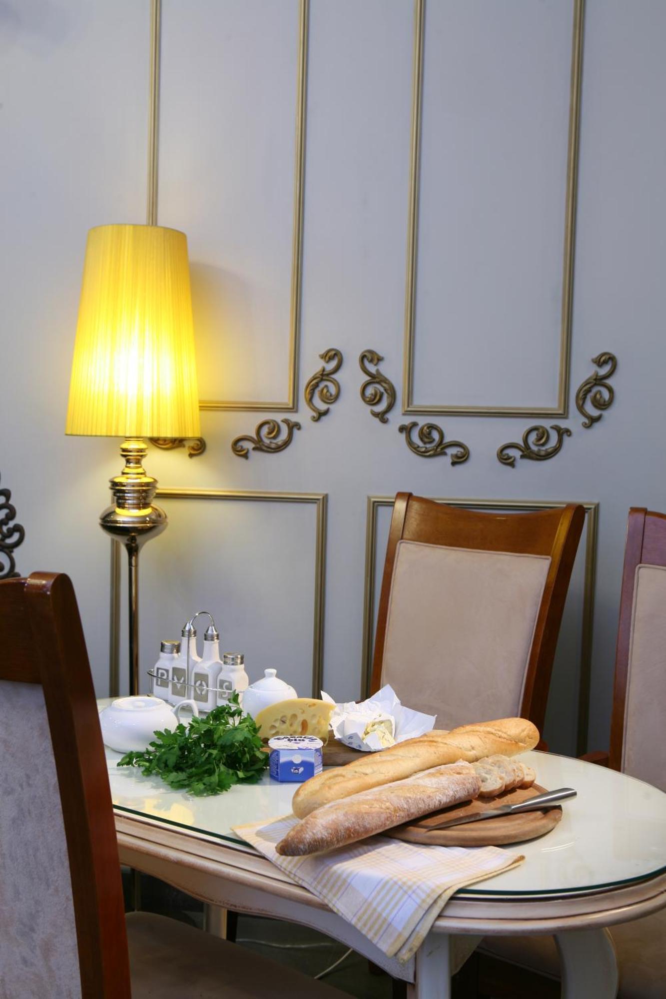 Theatre Boutique Apartments Kyiv Room photo